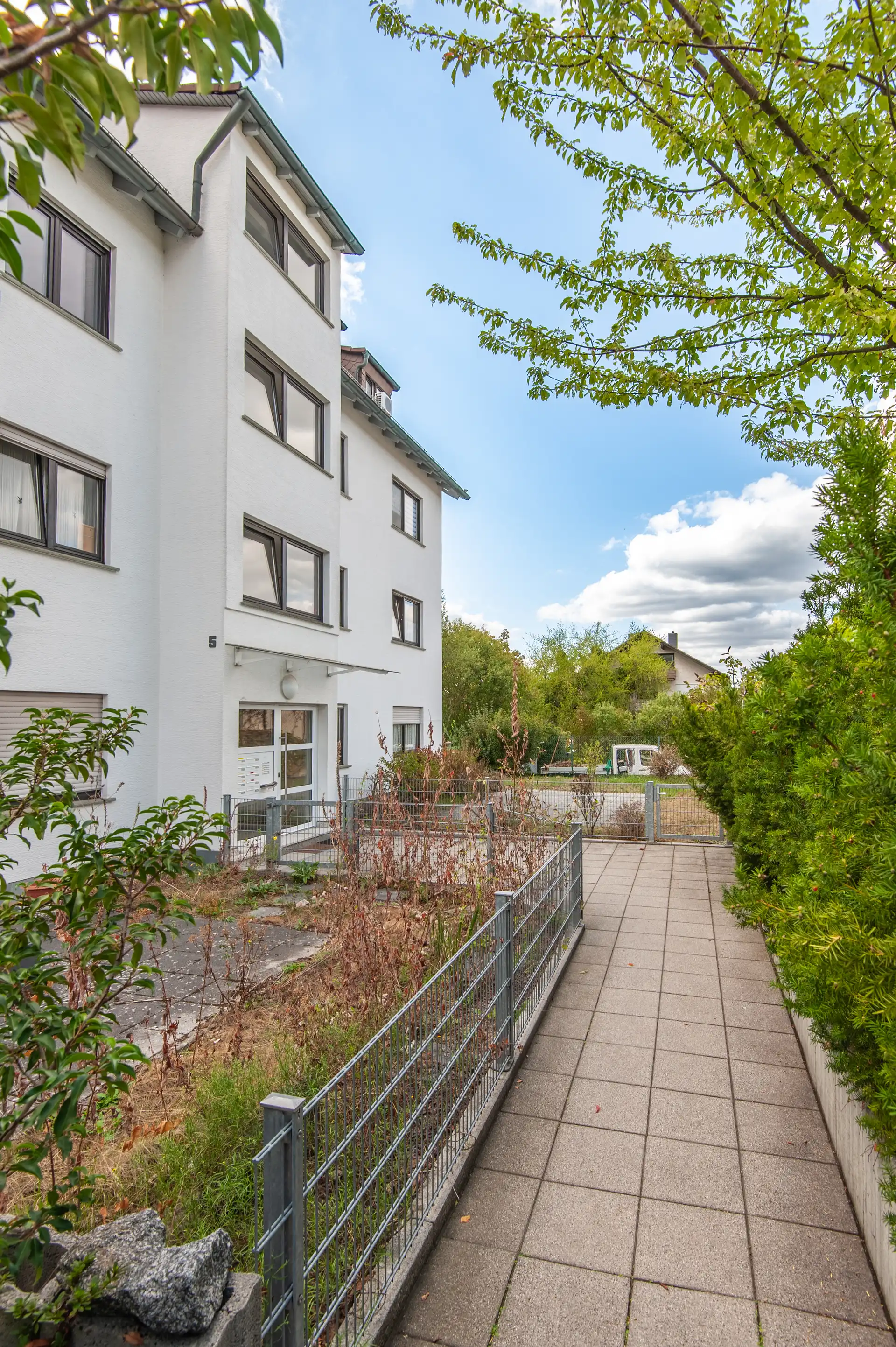 Attraktive 3-Zimmer-Wohnung mit Balkon, moderner Ausstattung und Tiefgaragenstellplatz